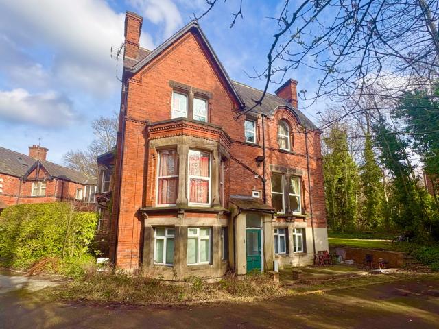 Studio for rent in Headingley Hill, Leeds