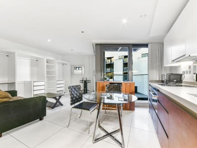 Studio for rent in Isle Of Dogs, Greater London