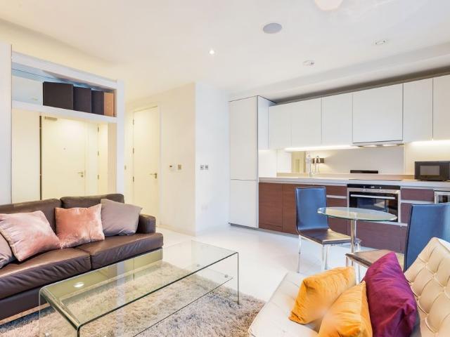 Studio for rent in Isle Of Dogs, Greater London