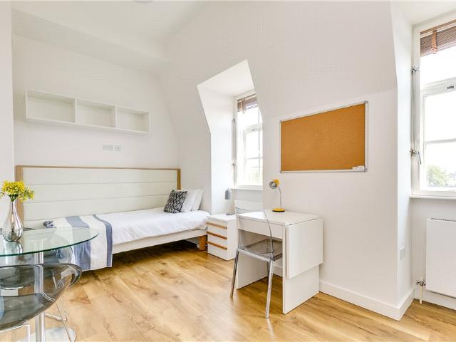 Studio for rent in Earl's Court, Greater London