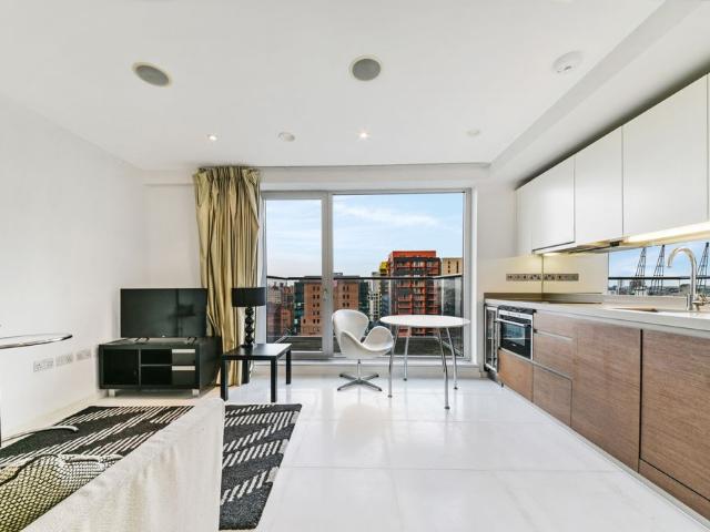 Studio for rent in Isle Of Dogs, Greater London