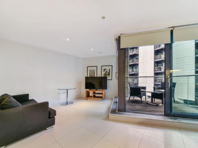 Studio for rent in Isle Of Dogs, Greater London