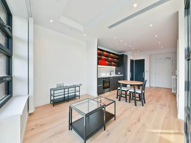 Studio for rent in London City Island, Blackwall