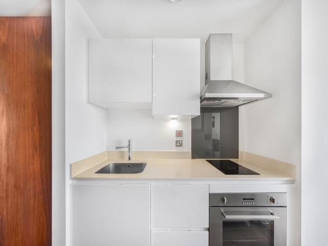 Studio for rent in Isle Of Dogs, Greater London