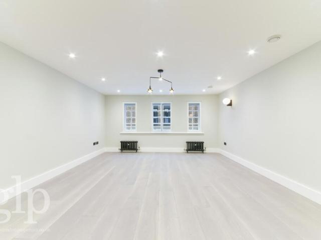 Apartment for rent in Westminster, Soho