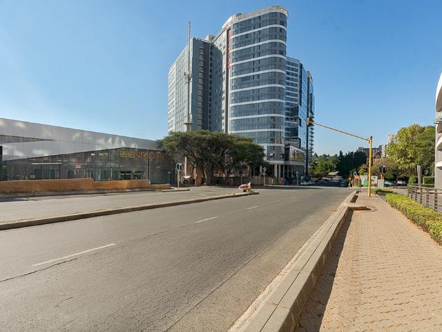 Apartment for rent in Benmore Gardens, Sandton