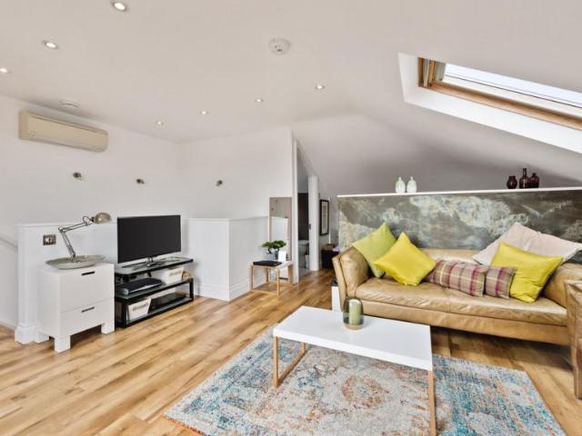 Apartment for rent in St Margarets, Greater London