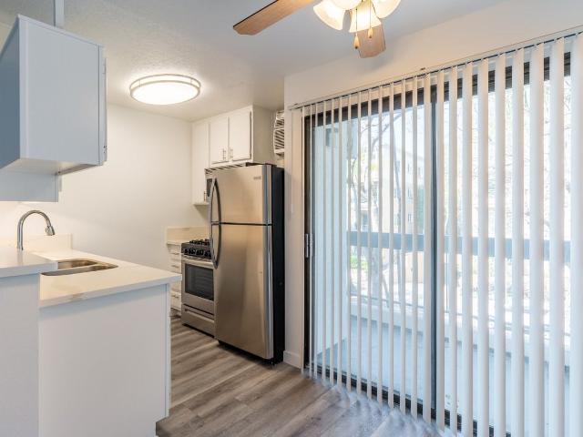Apartment for rent in Canoga Park, California