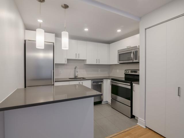 Apartment for rent in Saint-lambert, Quebec