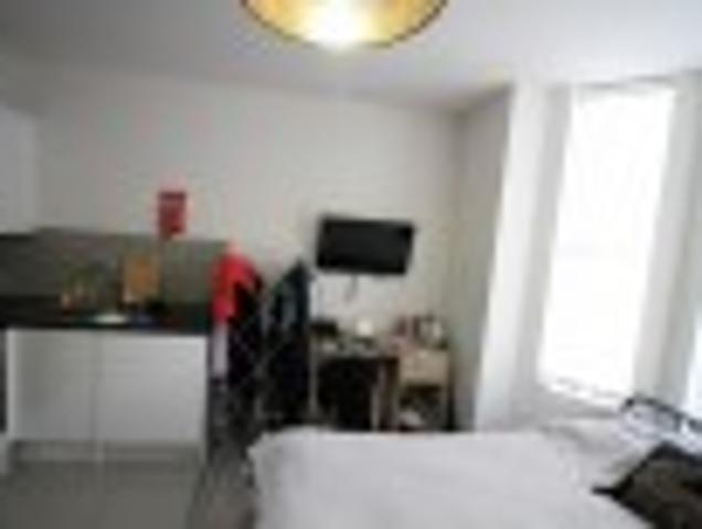 Studio for rent in Coundon, West Midlands