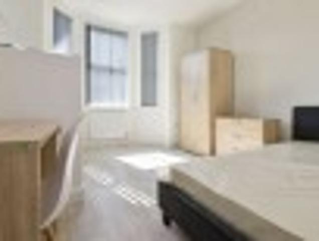Studio for rent in Coundon, West Midlands