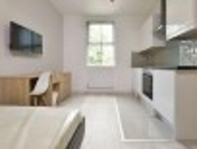 Studio for rent in Coundon, West Midlands