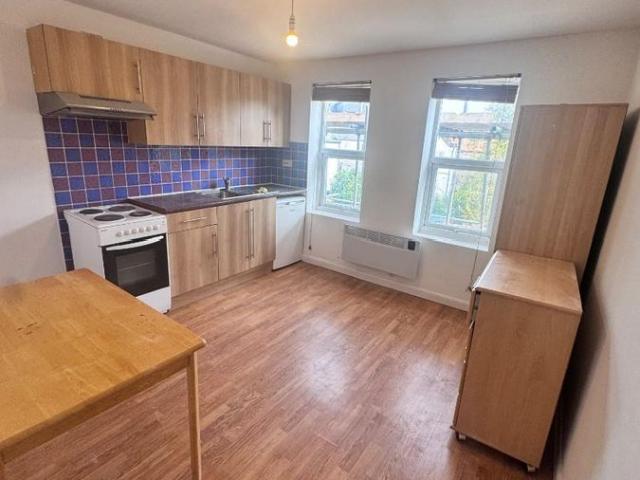 Studio for rent in Oakleigh Park, Greater London