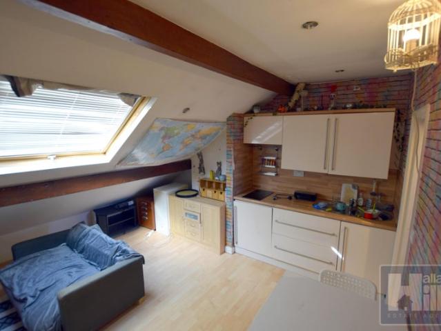 Studio for rent in Lowfield, South Yorkshire
