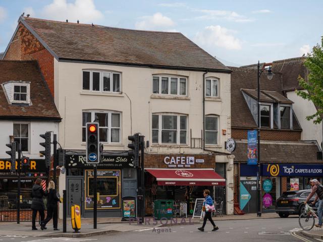 Studio for rent in Woodcote, Epsom