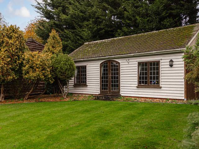 Studio for rent in Ewell, Surrey