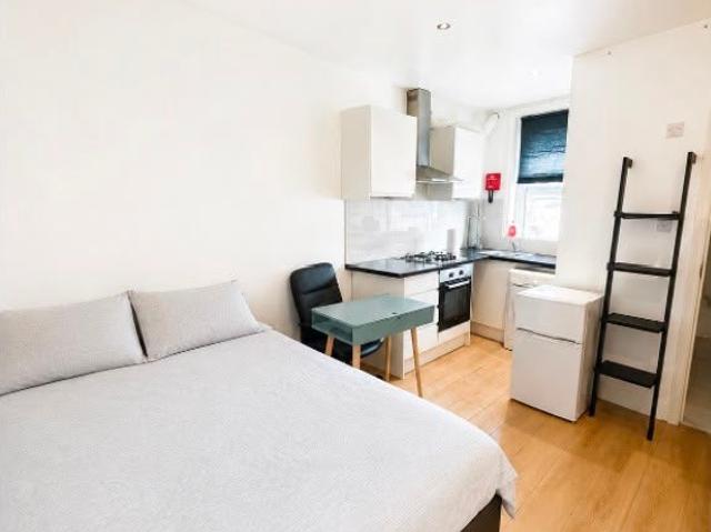Studio for rent in London Borough of Hounslow, Greater London
