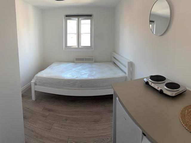 Studio for rent in Leyton, Greater London