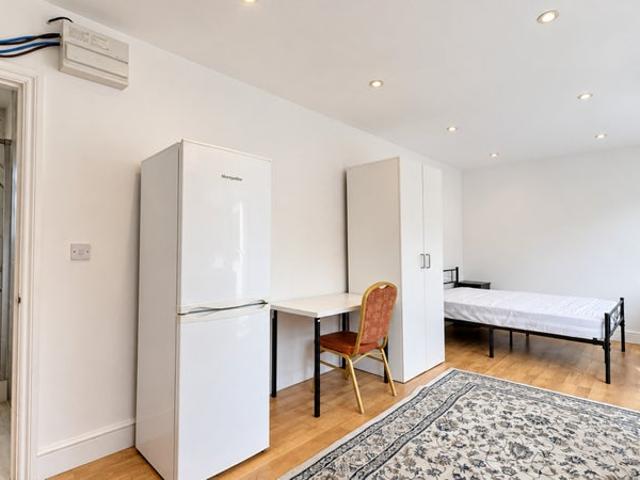 Studio for rent in London Borough of Ealing, Park Royal