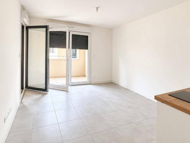 Studio location à Le Pontet Centre, Le Pontet