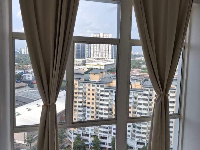 Room for rent in Petaling, Alam Impian