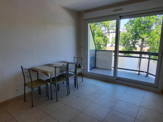 Studio location à Laval