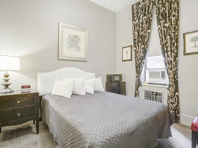 Room for rent in Arverne, New York