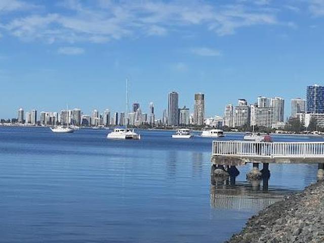 Villa for sale in Labrador, Gold Coast City