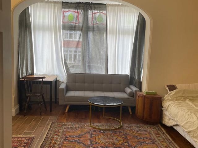 Studio for rent in London Borough of Croydon, Greater London