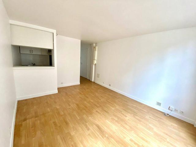 Studio location à Cour Mathou, Gouvernes