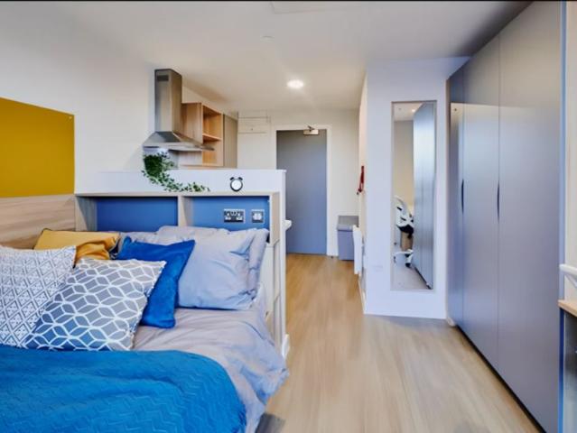 Studio for rent in St Ann's, Haddon