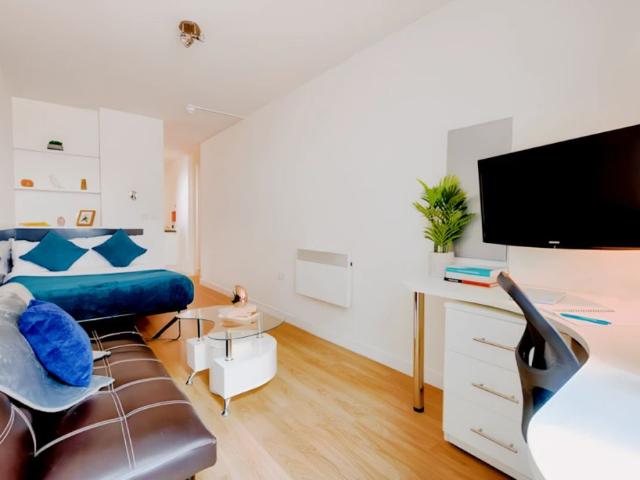Studio for rent in Bede Island, Old Wharf