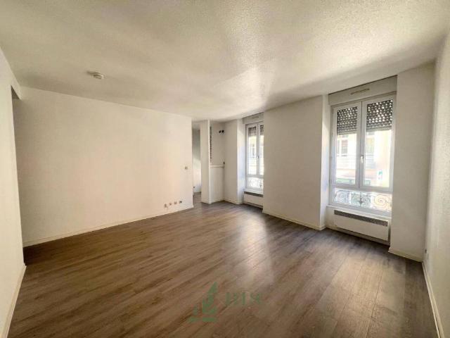 Studio location à Roanne, Loire