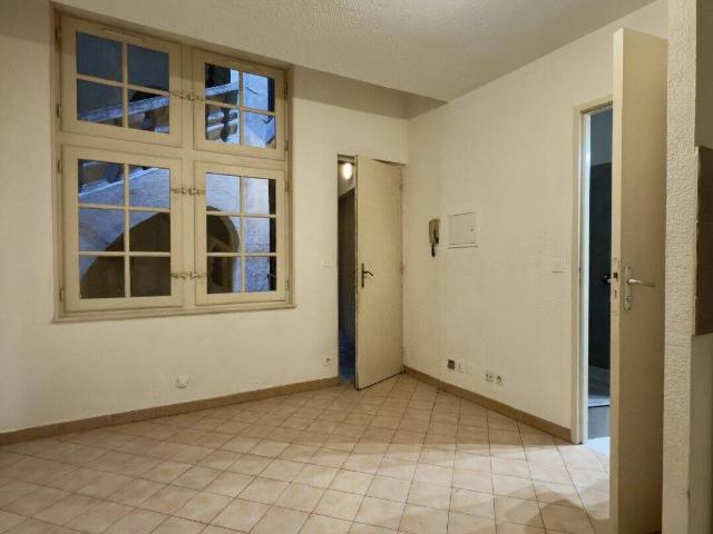Studio location à Écusson, Nîmes