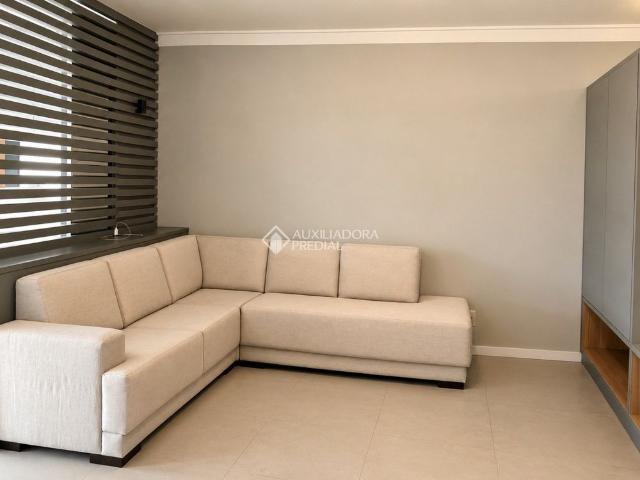 Kitnet aluguel em Kobrasol, São José