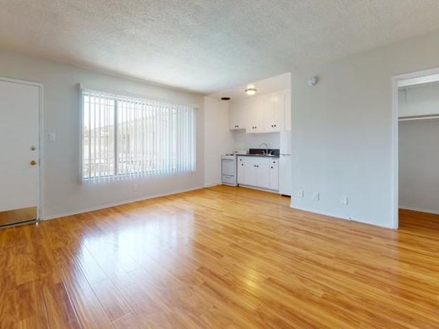 Condo for rent in Canoga Park, California