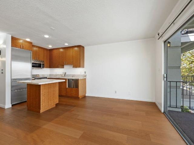 Condo for rent in Corona Del Mar, California