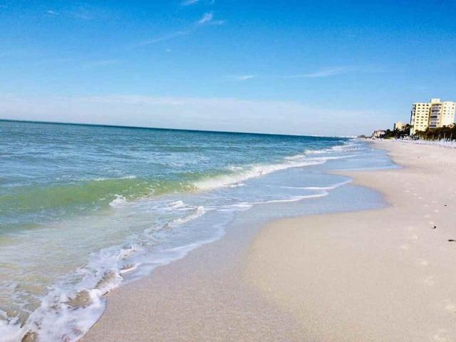 Condo for rent in Naples
