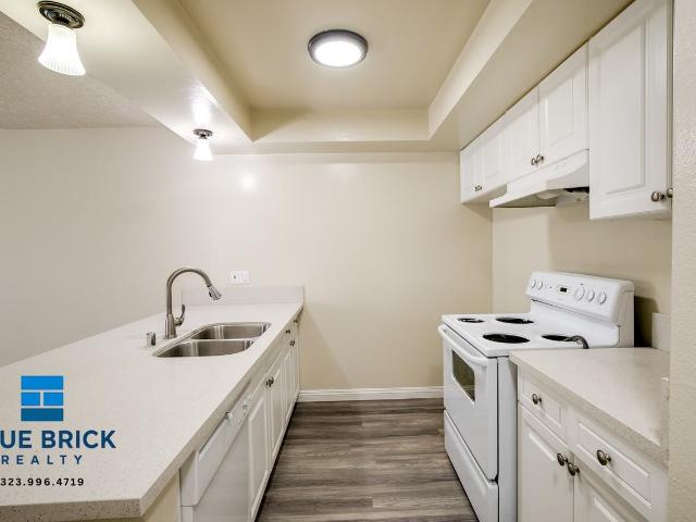 Condo for rent in Canoga Park, California