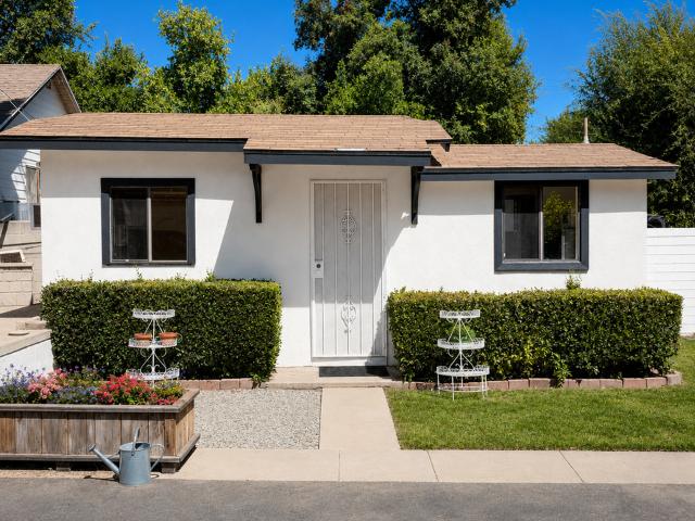 Condo for rent in Altadena, California