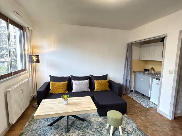 Studio location à Quartier Cœur de Ville, Courbevoie