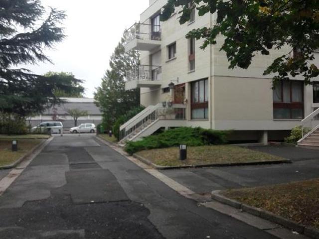 Studio location à Saint-Germain-en-Laye, Maisons-laffitte