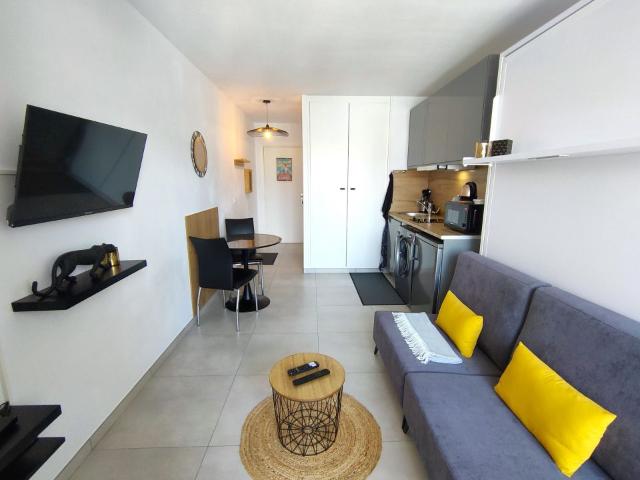 Studio location à Grasse, Mandelieu-la-napoule