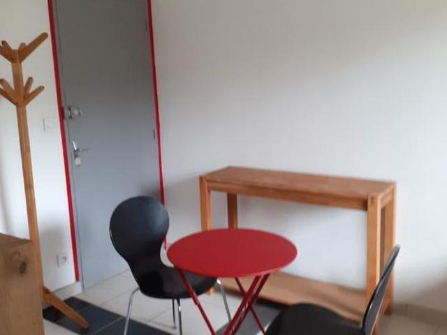 Studio location à Valence