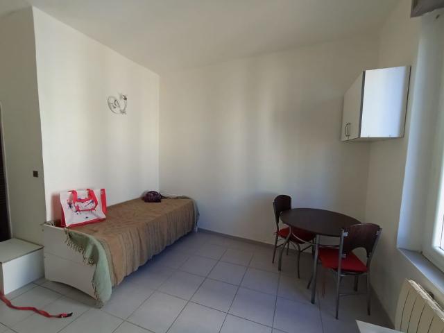 Studio location à Nîmes