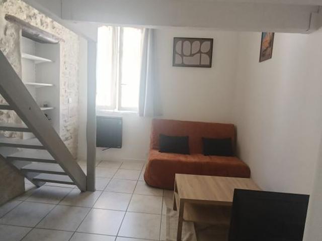 Studio location à Quartier d'Espagne, Nîmes