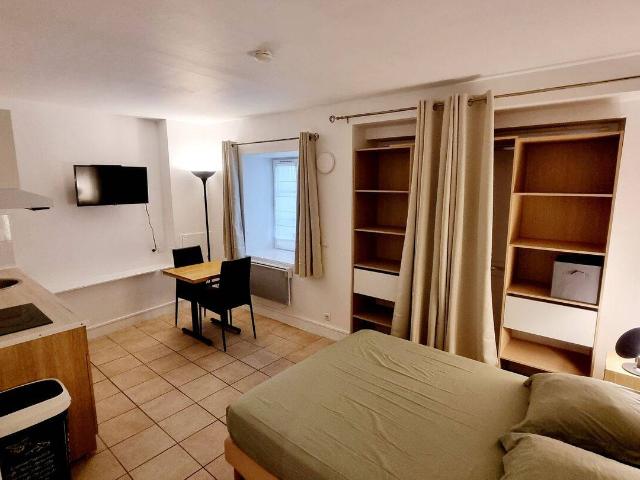Studio location à Le Village, Saint-Prix