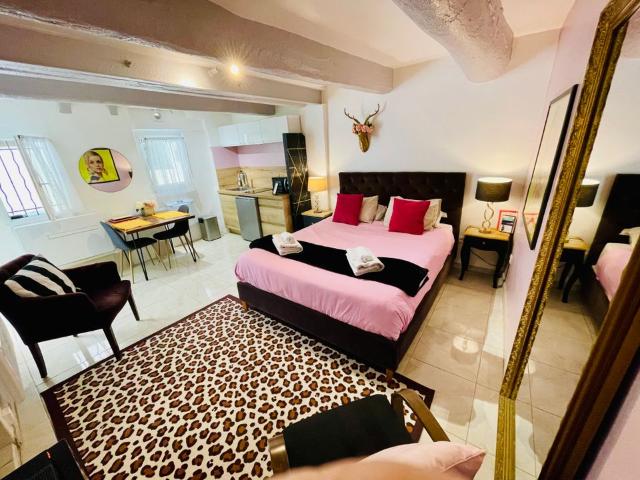 Studio location à Grasse, Antibes
