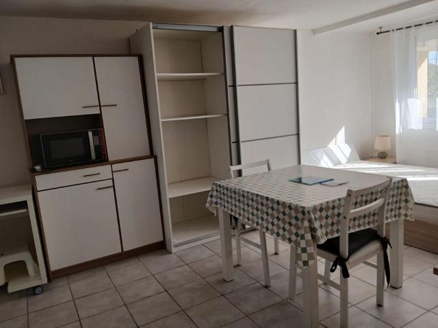 Studio location à Auxerre