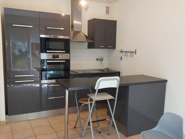 Studio location à Nanterre, Garches